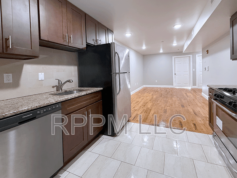 Jersey City Condo: 381 Communipaw Ave UNIT 2B