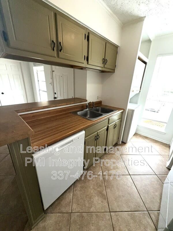 Baton Rouge Apartment: 7324 Menlo Drive
