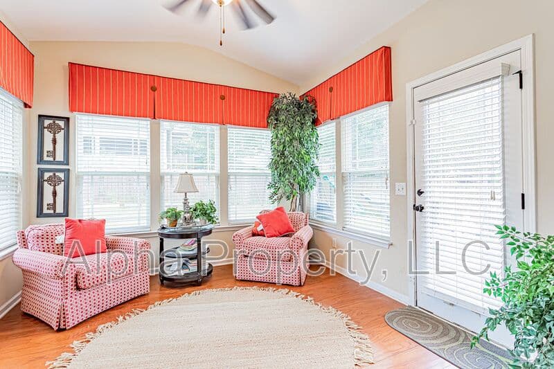 Greer House: 3 Keelin Ln