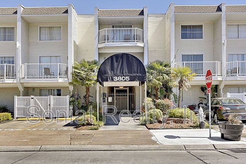 Metairie Condo: 3805 Houma Blvd