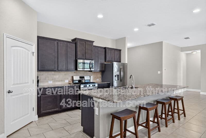 San Antonio House: 215 Rose Spoonbill