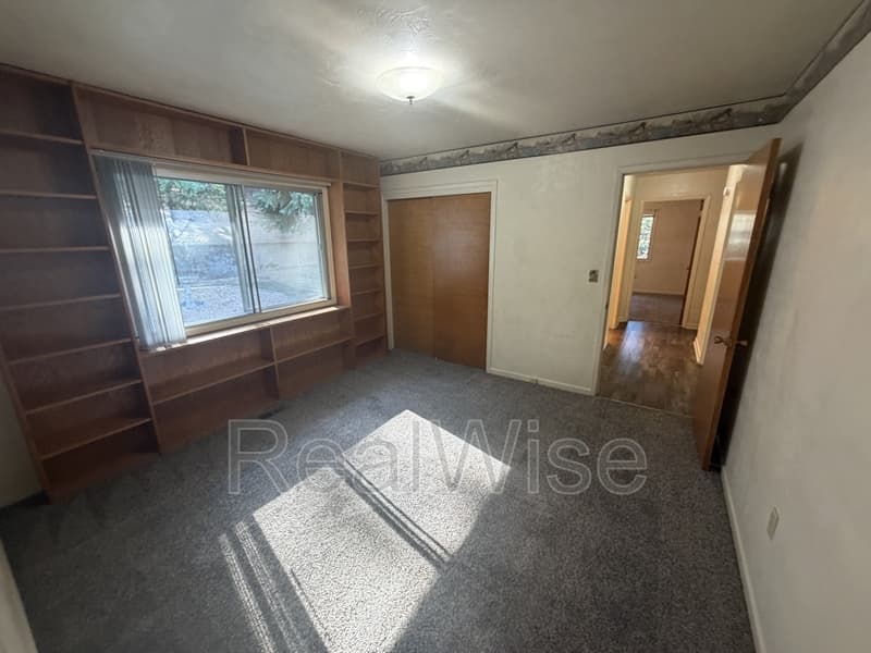 Grants Pass House: 7665 Rogue River Hwy