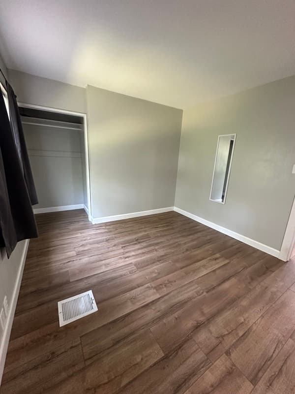 Cedar Rapids House: 1212 20th Ave SW