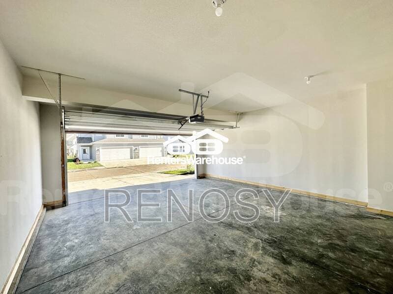 Des Moines Townhome: 7000 Lake Hill Drive