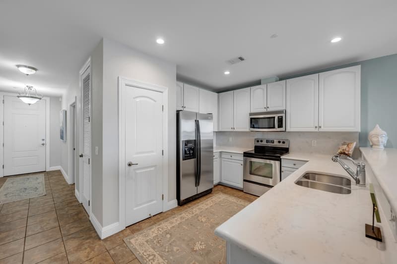 Horseshoe Bay Condo: 101 West Bank
