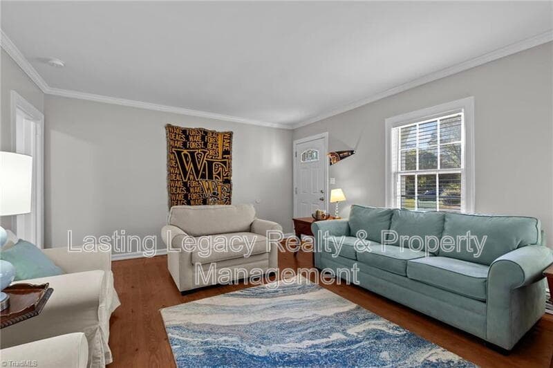 Winston-Salem House: 156 Rosedale Circle