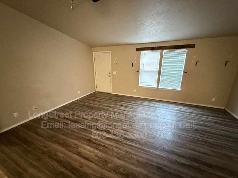 Philomath House: 209 N 9th St