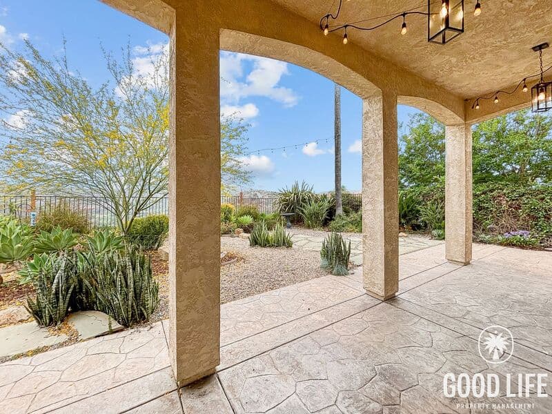 El Cajon House: 2562 Castellon Terrace