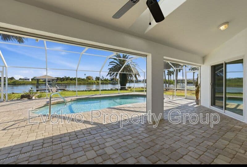 Flagler Beach House: 470 Lambert Ave.