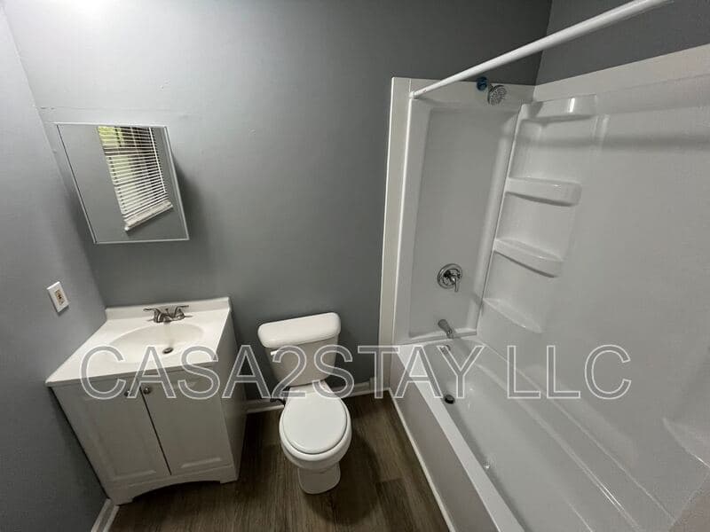 Radcliff Condo: 1404 S Wilson Rd