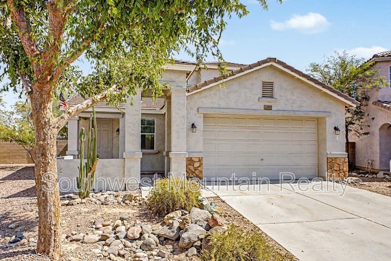 Maricopa House: 44967 W Sage Brush Dr