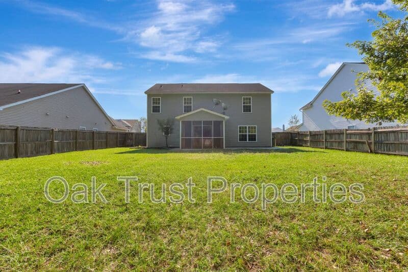 Summerville House: 407 Cotton Hope Lane