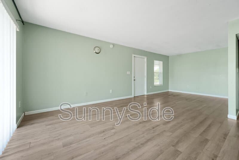 Orlando Condo: 915 W. Oak Ridge Road