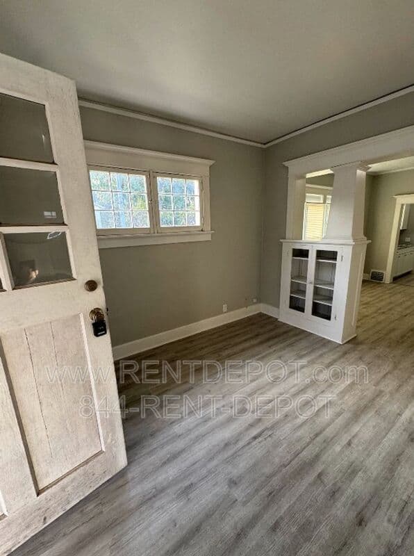 Evansville House: 804 Bayard Park Dr.