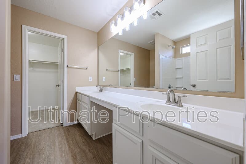 Surprise House: 11911 N 148th Ave