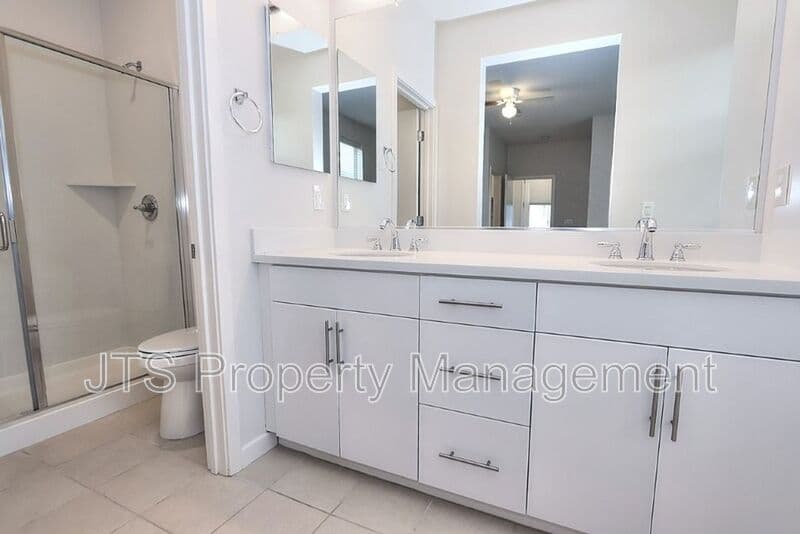 Sacramento House: 340 1st Avenue