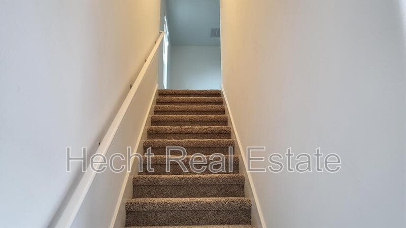San Marcos House: 348 Geode Glen