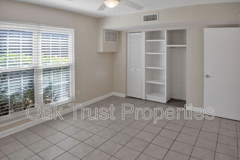 Charleston Condo: 874 S. Colony Dr 15B