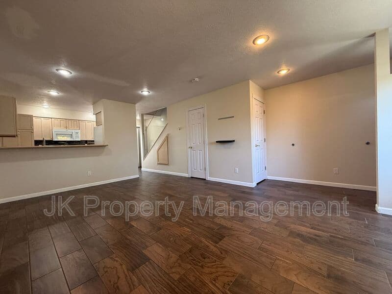 Great Falls Condo: 1508 5th Street NW