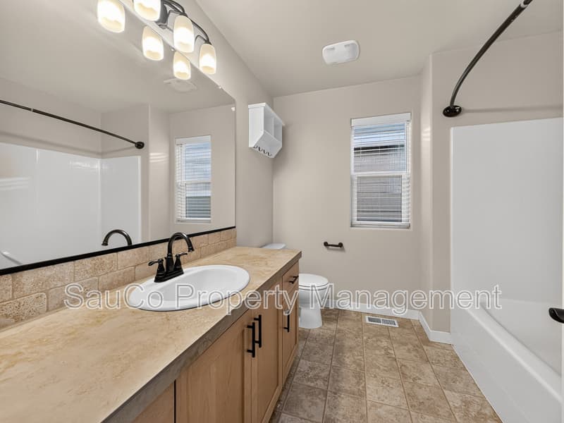 Beaverton House: 431 Southwest 204th Ter