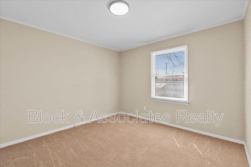 Greensboro Condo: 1624 Spring Garden