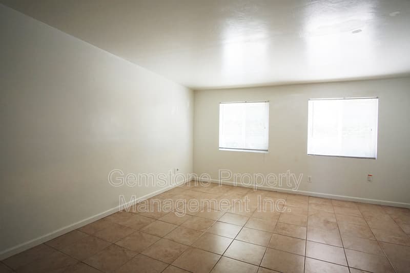 San Diego House: 5017 College Ave