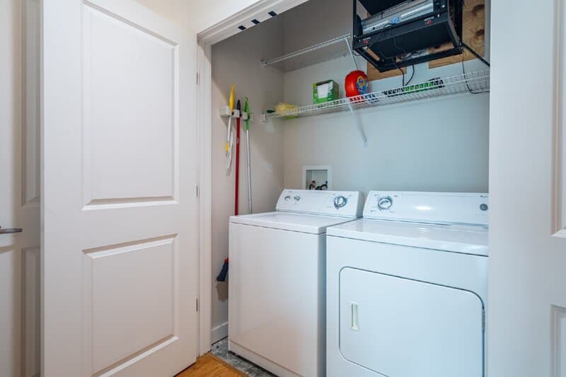 Atlanta Condo: 250 Pharr Road Northeast