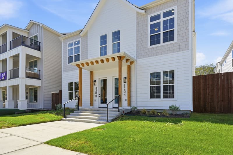 Fort Worth House: 3206 McCart Avenue