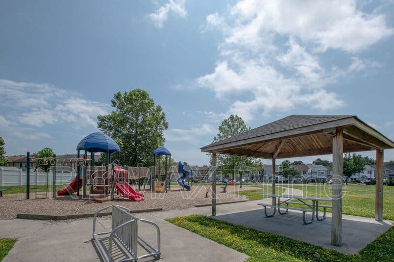 Virginia Beach House: 5375 Grand Lake Crescent