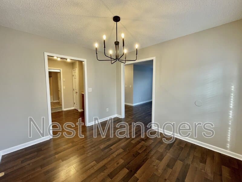 Fayetteville House: 804 Nighthawk Place