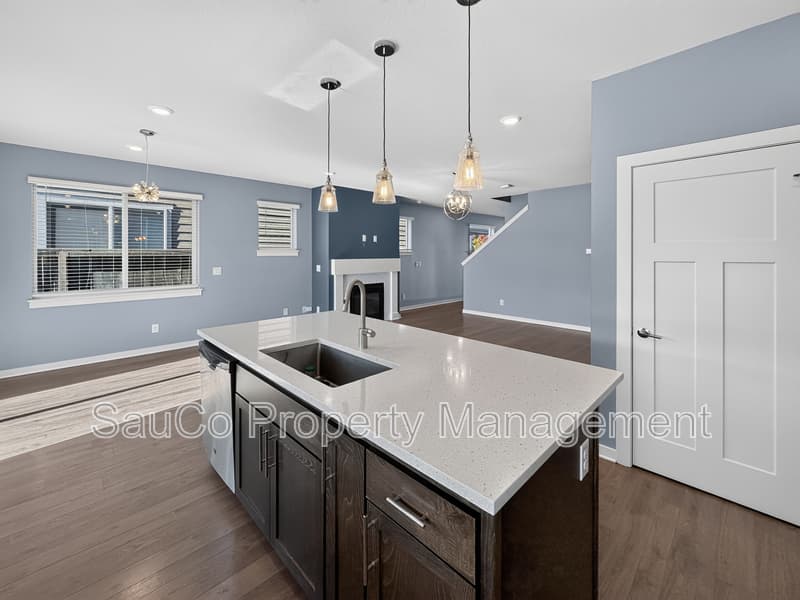 Hillsboro House: 6516 Southeast Genrosa Street