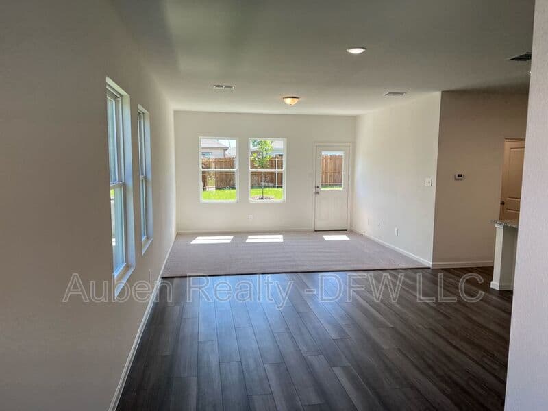 Lavon House: 752 Richmond Drive