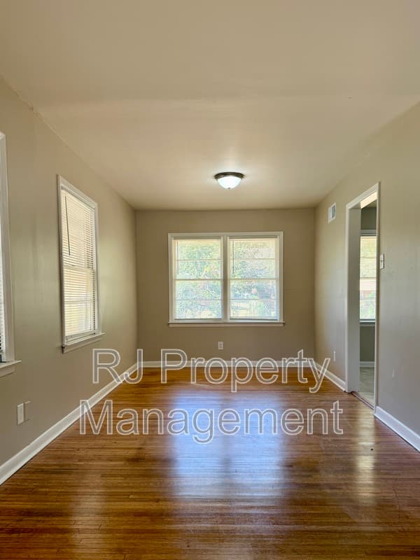Memphis House: 3307 Frayser View Dr