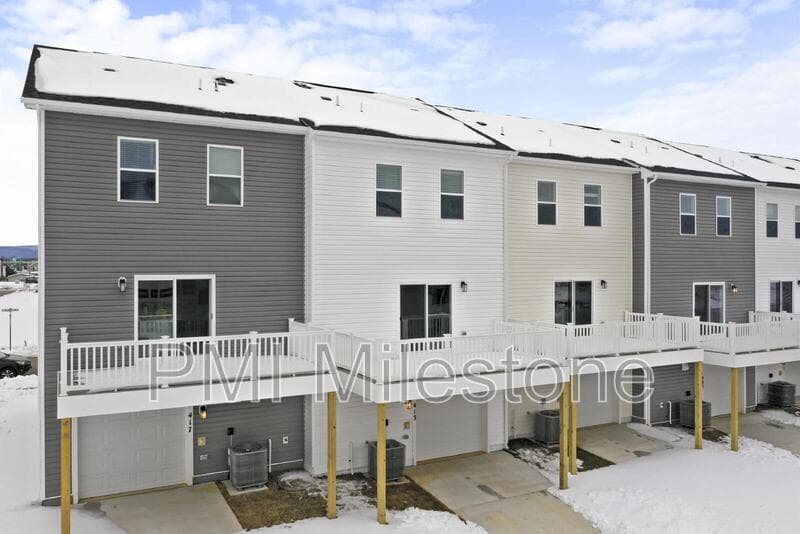Charles Town Townhome: 413 Eclipse St