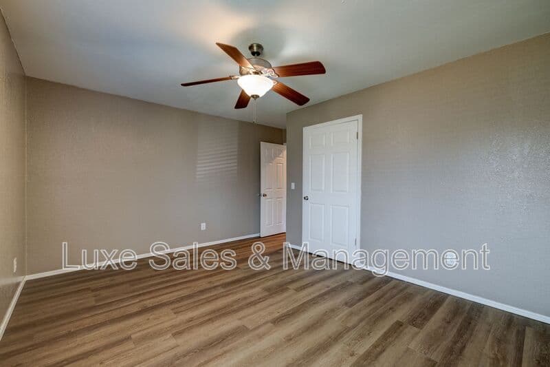 Edmond House: 2205 Basking Ridge Trail