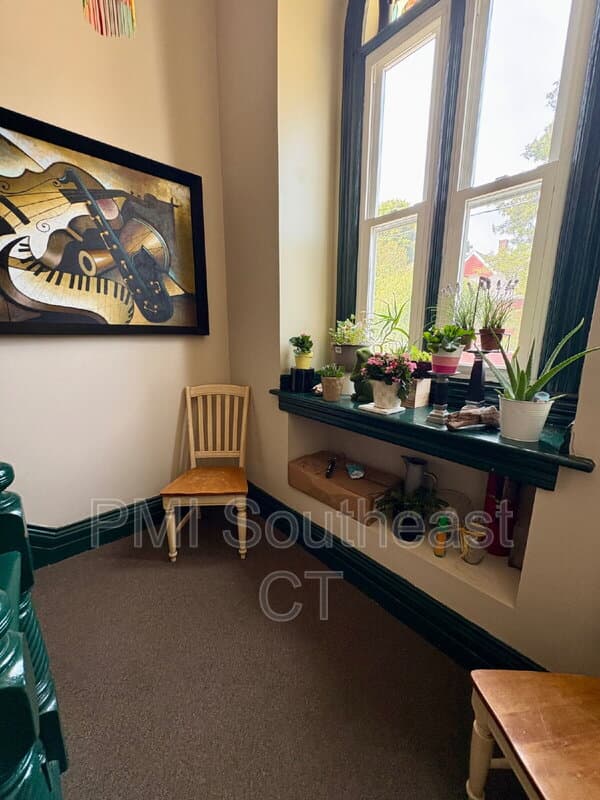 New London Condo: 285 Montauk Avenue