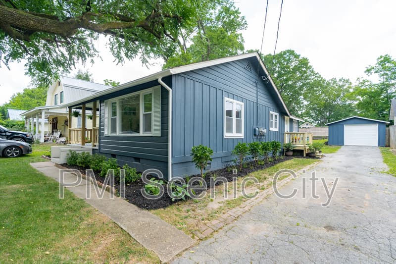 Chattanooga House: 607 Franklin St