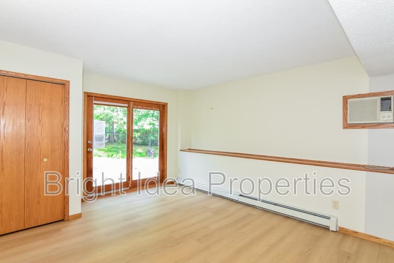 Hastings Condo: 622 Pleasant Drive
