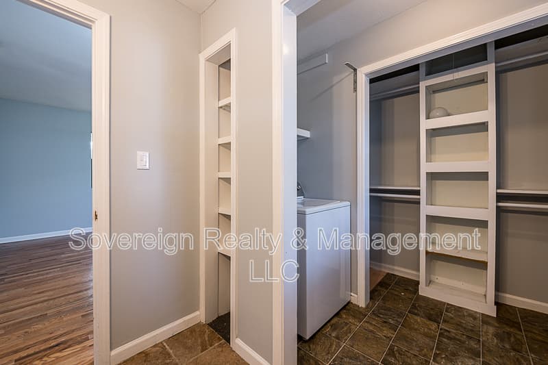 Atlanta House: 568 Stokeswood Ave SE