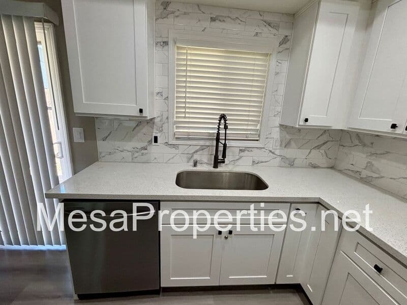 Ontario Condo: 1749 E Fairfield Ct