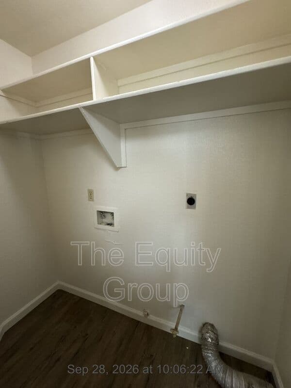 Tulare House: 107 West Sonora Avenue