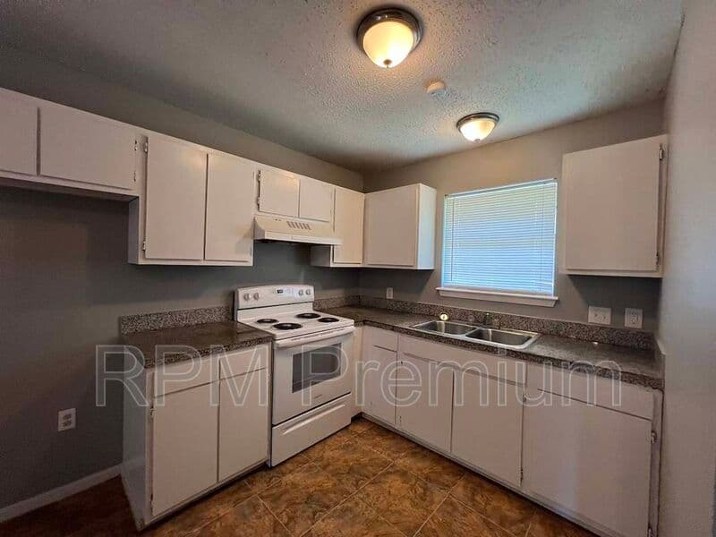 Baker Condo: 5057 Baker Blvd.