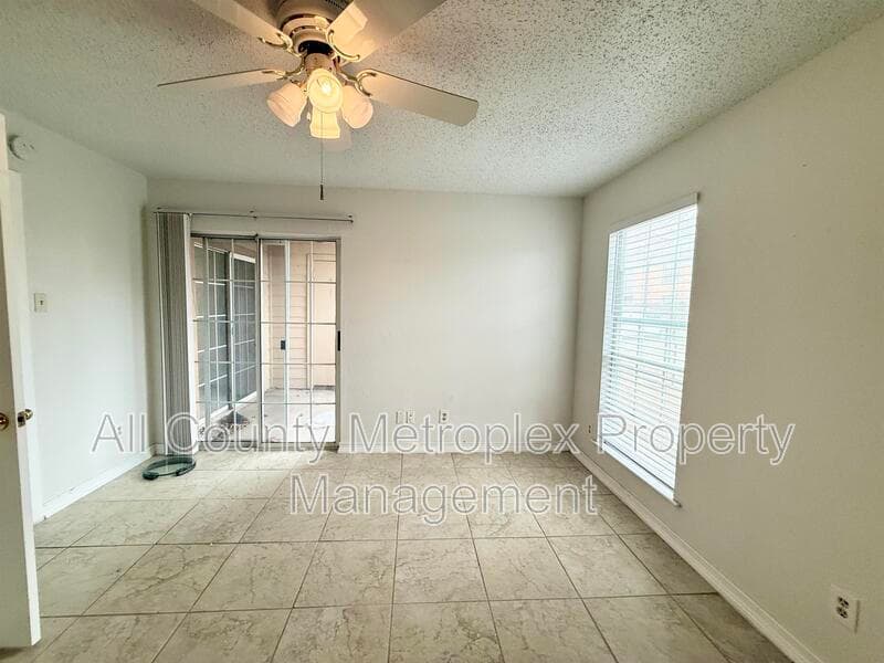 Dallas House: 12480 Abrams Rd
