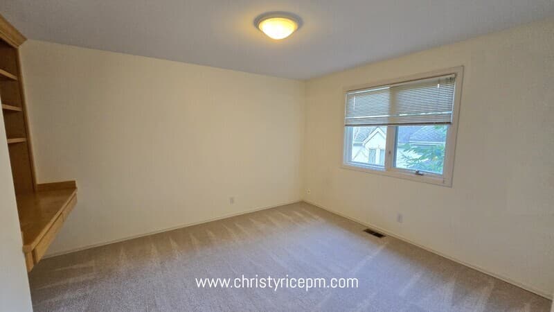 Redmond House: 16323 NE 50th Way