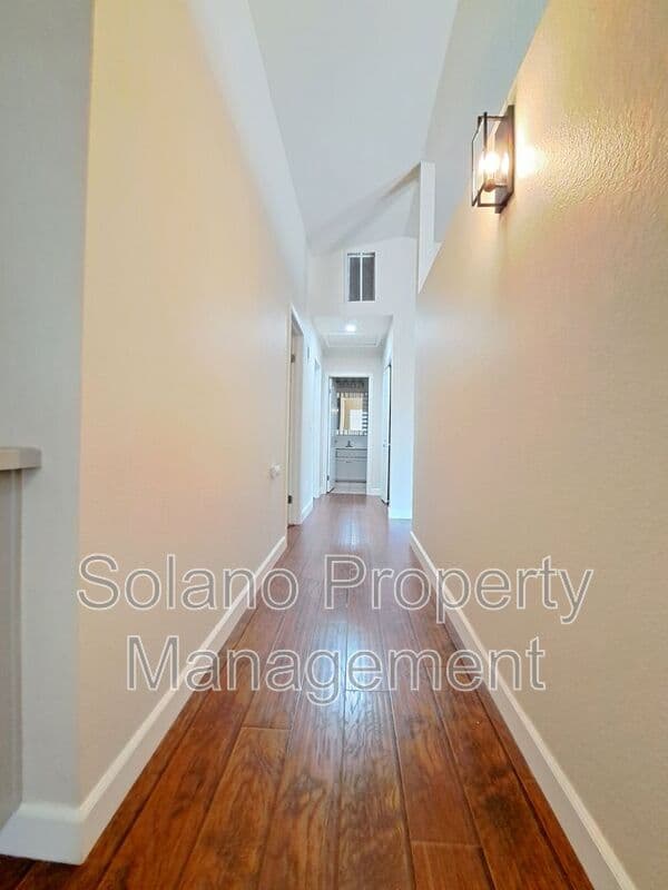 Vacaville House: 354 Bradley Dr.