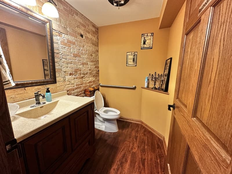 West Bend House: 143 North 6th Ave. - Comm