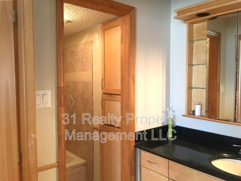 Dallas House: 5616 Harvest Hill Rd