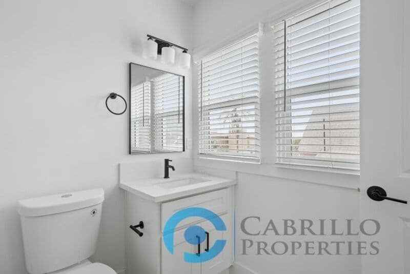 San Diego Condo: 128 Kalmia Street