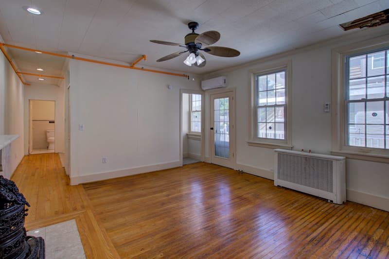 Columbia House: 513 Locust Street