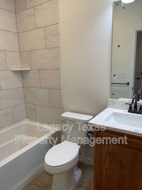 Cleburne House: 2321 CR 704 B